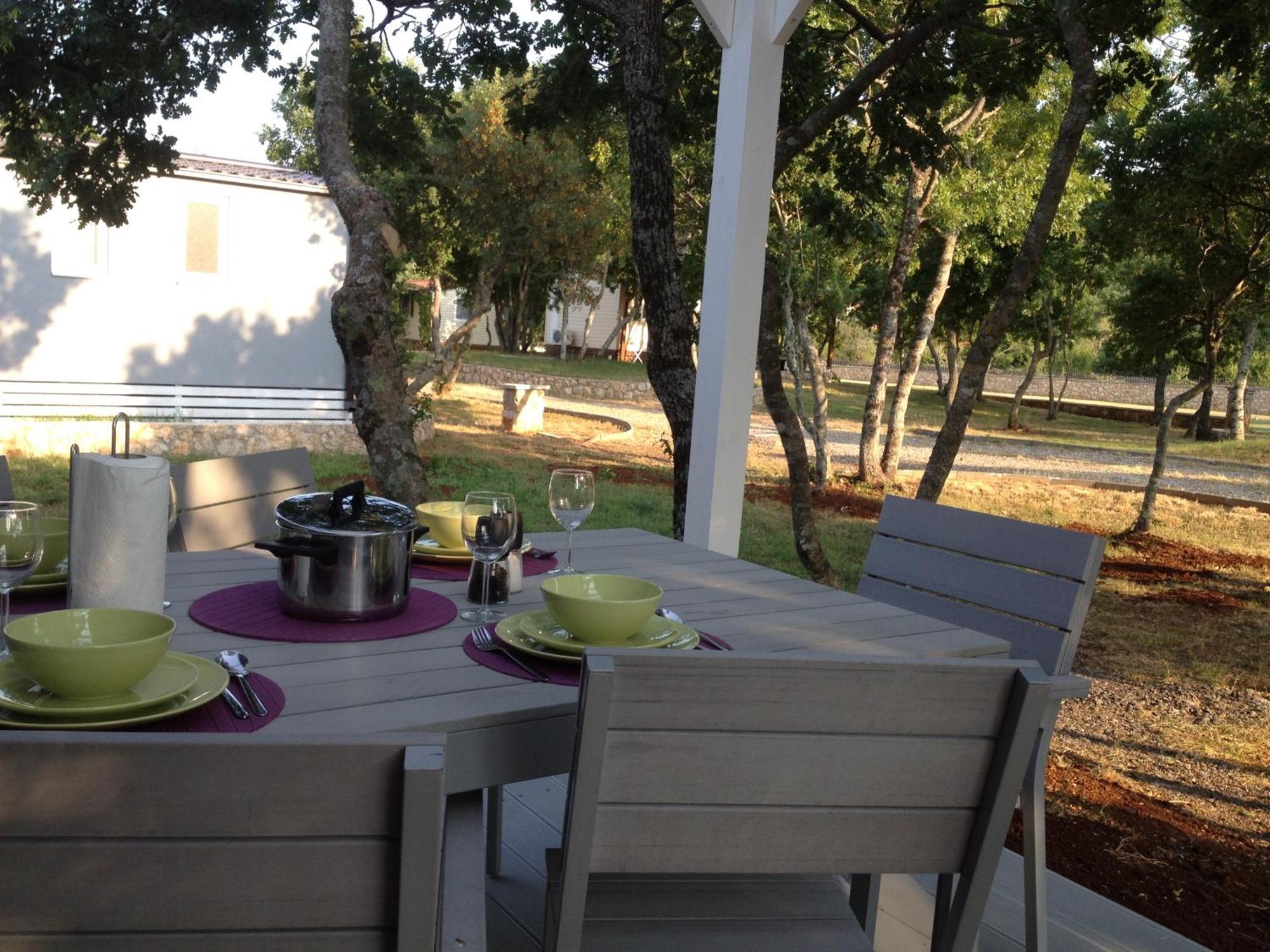 Micanovi Dvori Mobile Home Village Zrmanja Obrovac Phòng bức ảnh
