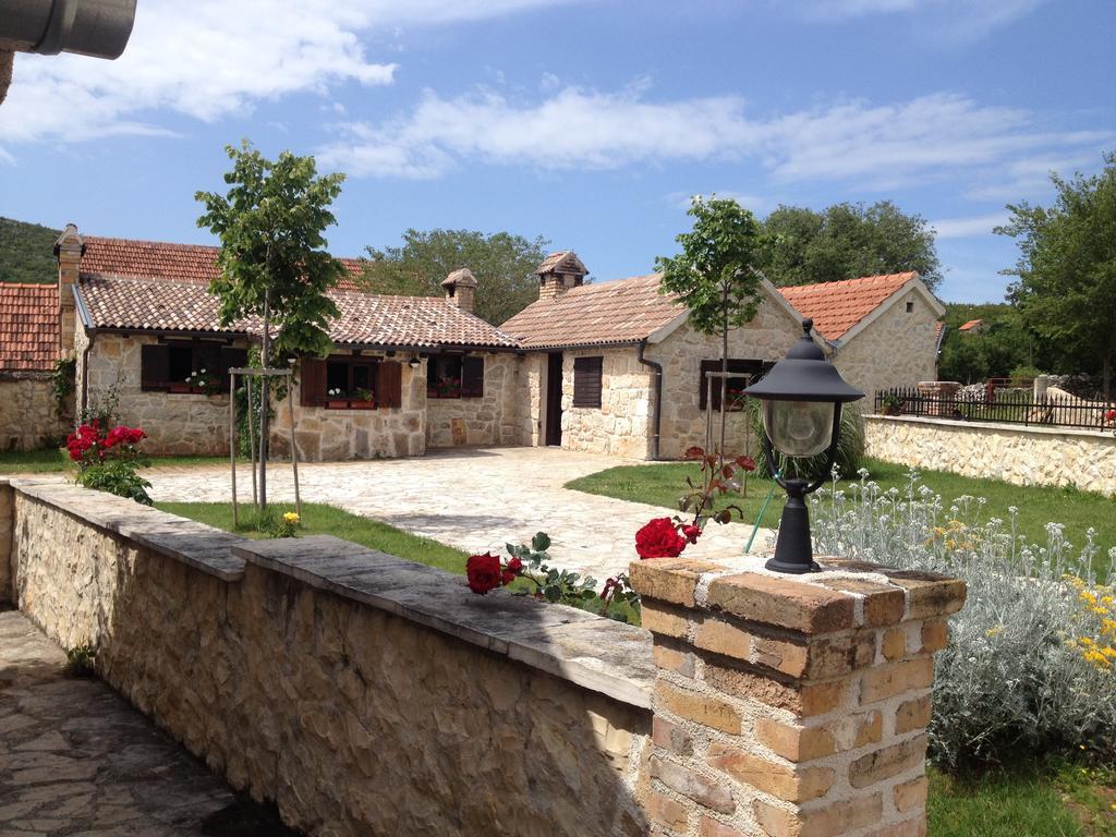 Micanovi Dvori Mobile Home Village Zrmanja Obrovac Ngoại thất bức ảnh